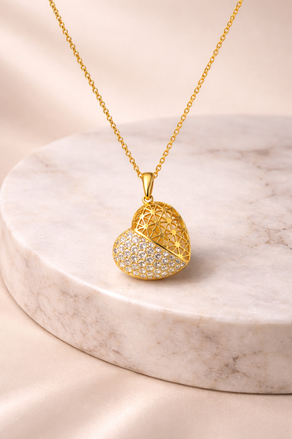 Diamond Pavé Heart Pendant Necklace